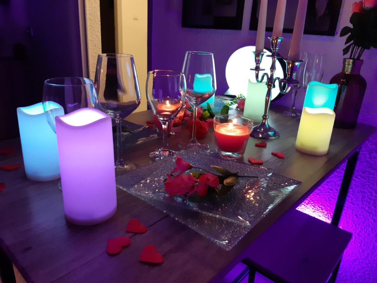 Luxe Sauna Privatif Et Grand Bain Jacuzzi A Deux A Biscarosse Plage Pour Nuit Romantique Avec Decoration Led Et Bougies Biscarrosse Dış mekan fotoğraf